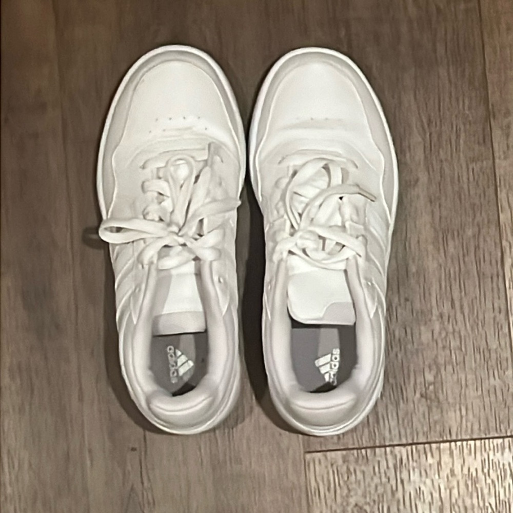 Women’s Adidas White Sneakers (size 6.5)